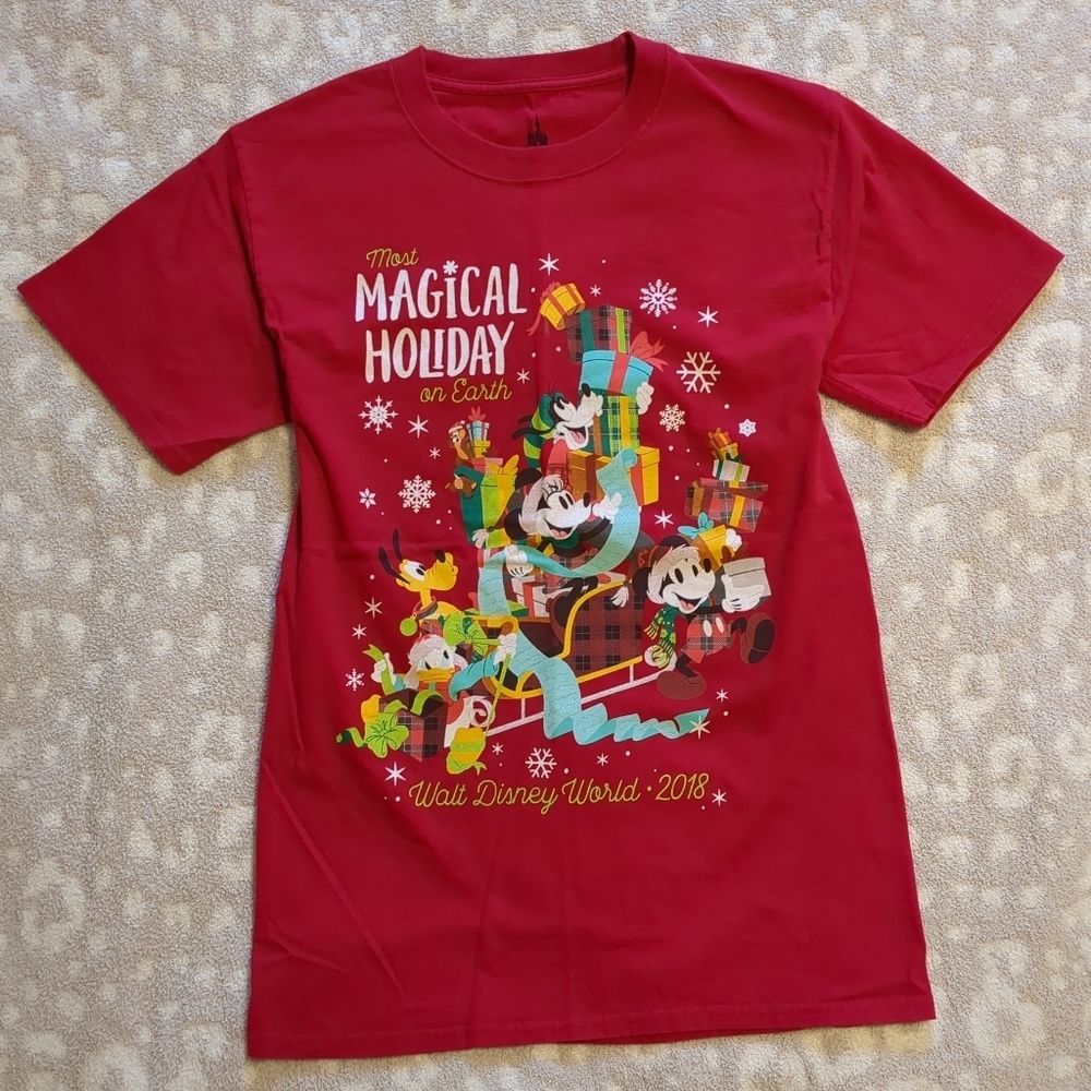 Disney World Magic Kingdom Official Christmas Holiday 2018 Tshirt Mickey Mouse